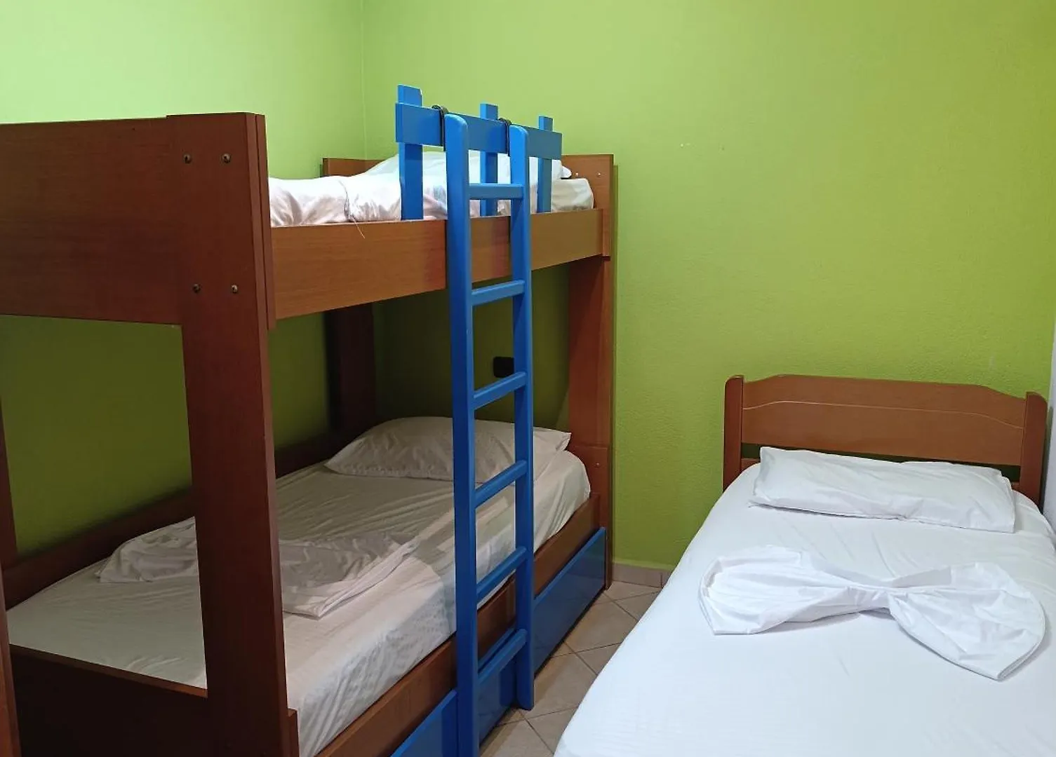Hotel Mjeshtri Shëngjin