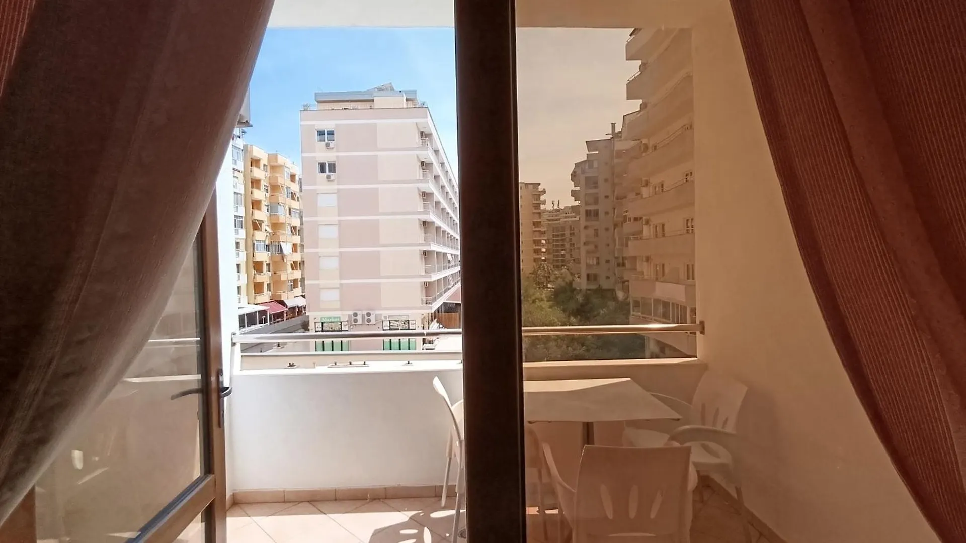 Hotel Mjeshtri Shëngjin
